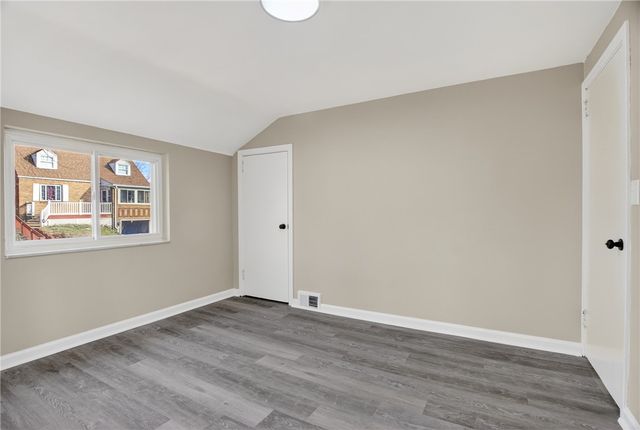 79 Beechmont Ave, West View, PA 15229