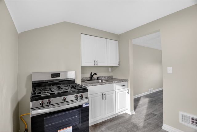 79 Beechmont Ave, West View, PA 15229