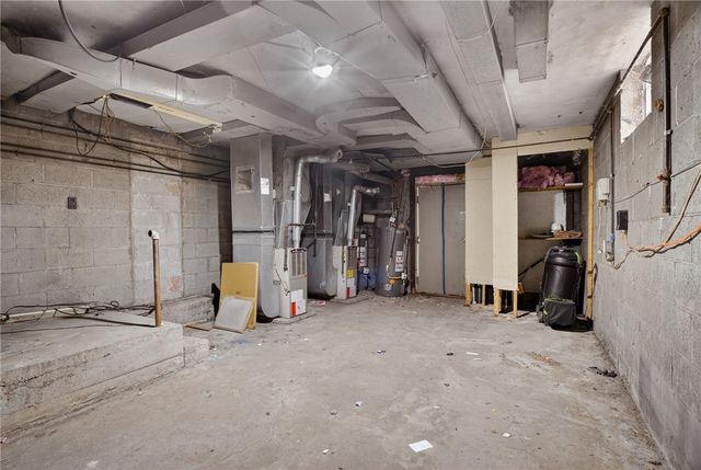 79 Beechmont Ave, West View, PA 15229