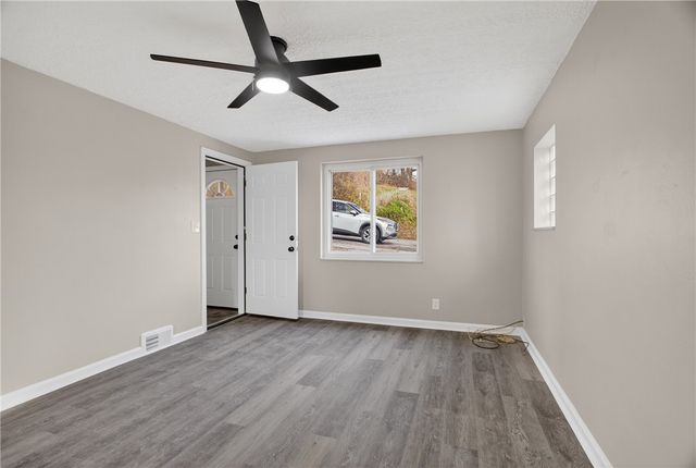 79 Beechmont Ave, West View, PA 15229