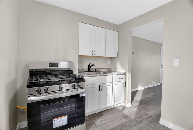 79 Beechmont Ave, West View, PA 15229