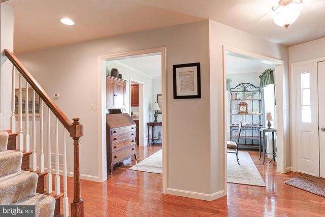 16 HEMLOCK DR, Maytown, PA 17550