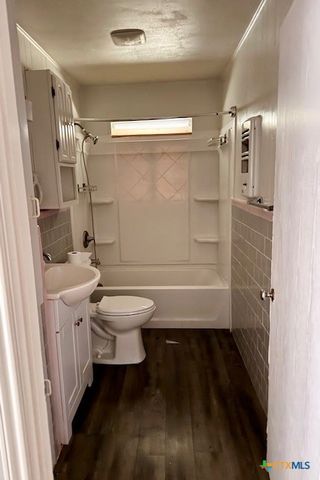 1612 Alamo Drive, Victoria, TX 77901