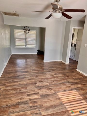 1612 Alamo Drive, Victoria, TX 77901