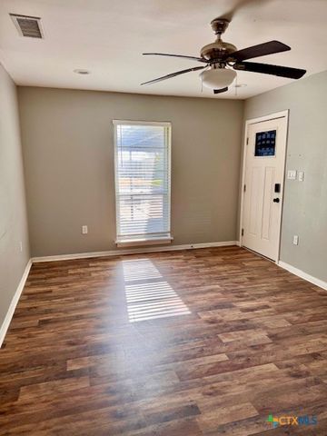 1612 Alamo Drive, Victoria, TX 77901