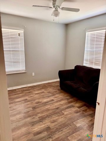 1612 Alamo Drive, Victoria, TX 77901