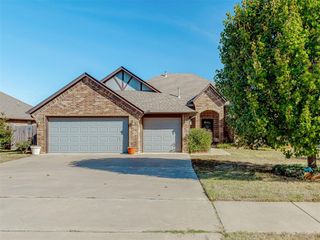 3005 Alli Circle, Chickasha, OK 73018