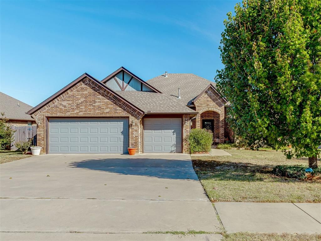 3005 Alli Circle, Chickasha, OK 73018