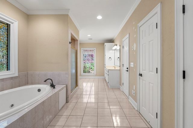 907 Oakhurst Drive, Smiths Station, AL 36877