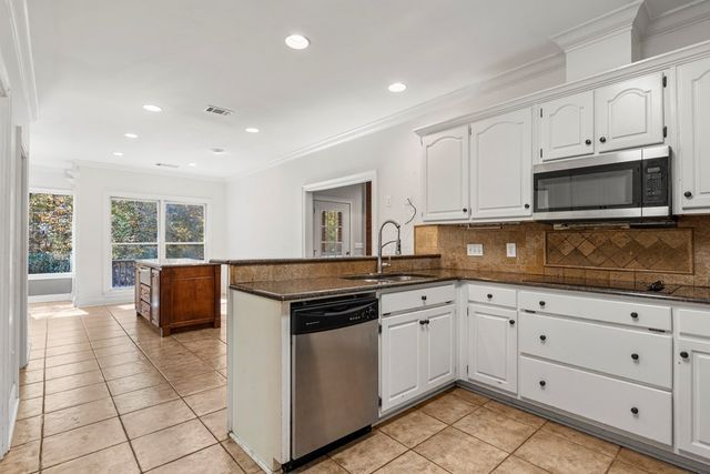 907 Oakhurst Drive, Smiths Station, AL 36877