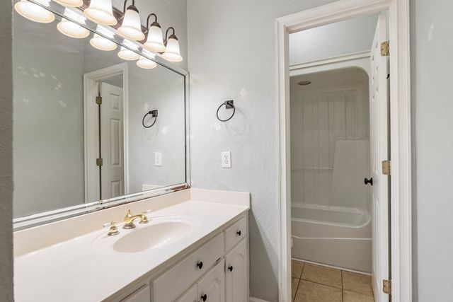 907 Oakhurst Drive, Smiths Station, AL 36877