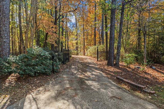 907 Oakhurst Drive, Smiths Station, AL 36877