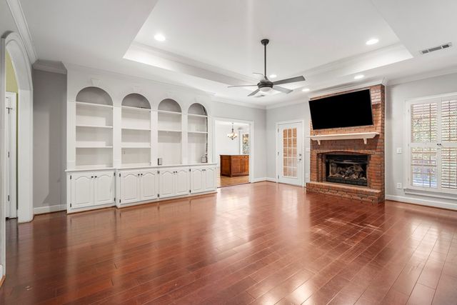 907 Oakhurst Drive, Smiths Station, AL 36877