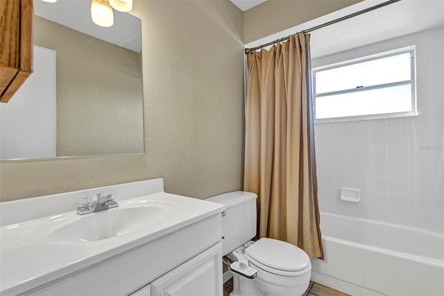 2329 NORTH AVENUE, Leesburg, FL 34748