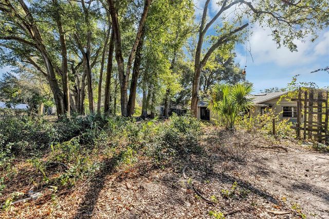 2329 NORTH AVENUE, Leesburg, FL 34748