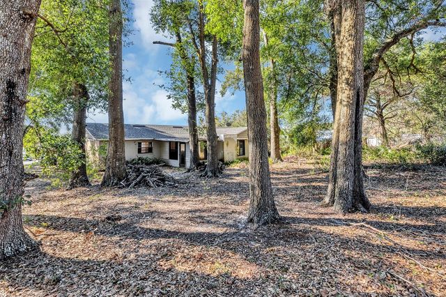 2329 NORTH AVENUE, Leesburg, FL 34748