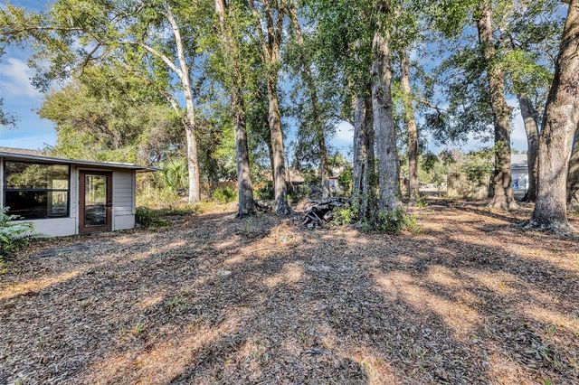 2329 NORTH AVENUE, Leesburg, FL 34748