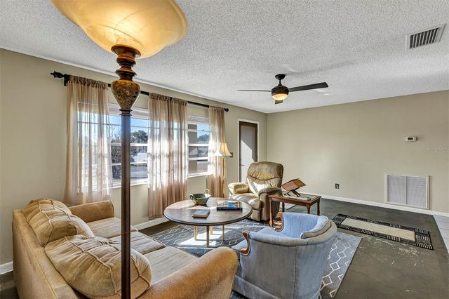 2329 NORTH AVENUE, Leesburg, FL 34748