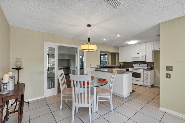 2329 NORTH AVENUE, Leesburg, FL 34748