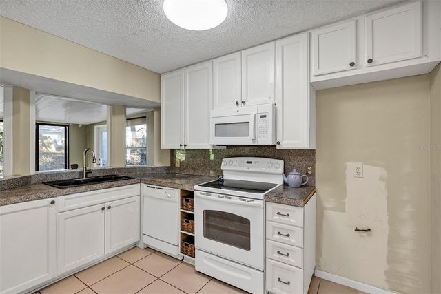 2329 NORTH AVENUE, Leesburg, FL 34748