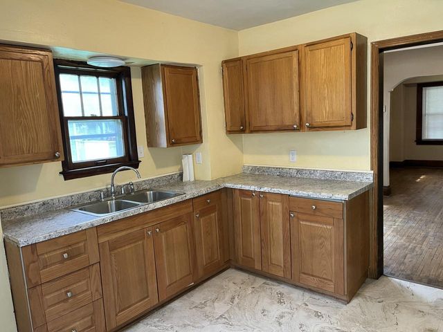 4556 N 29th STREET, Milwaukee, WI 53209