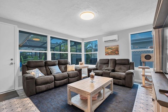13179 DORCHESTER DRIVE, Seminole, FL 33776
