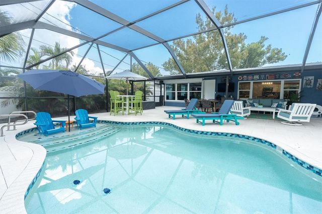 13179 DORCHESTER DRIVE, Seminole, FL 33776