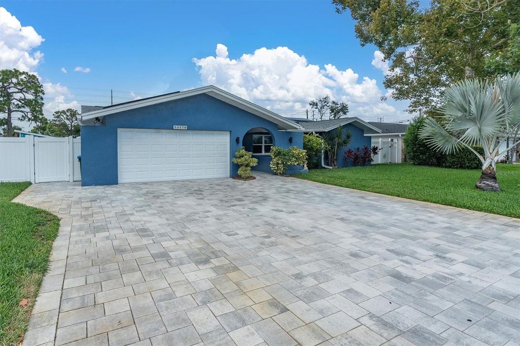 13179 DORCHESTER DRIVE, Seminole, FL 33776
