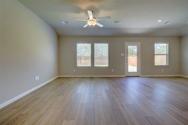 3410 Pat Mayse Drive, Farmersville, TX 75442