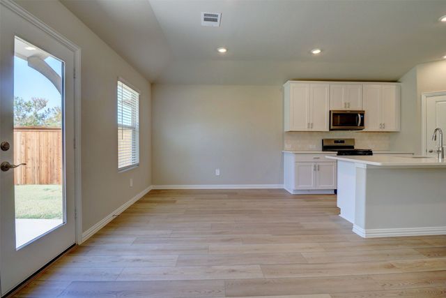 3410 Pat Mayse Drive, Farmersville, TX 75442