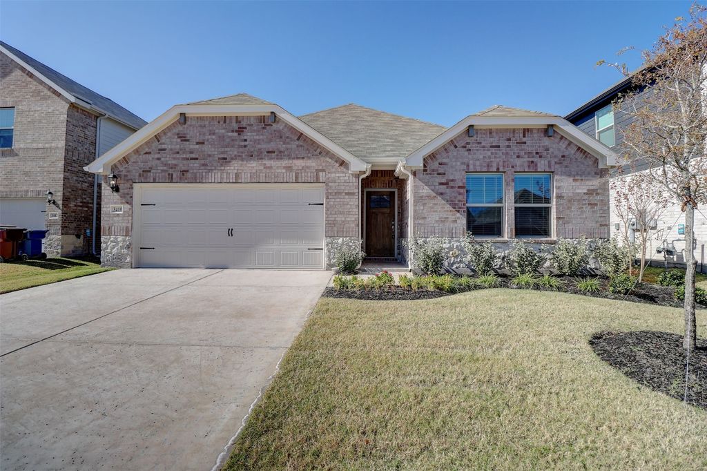 3410 Pat Mayse Drive, Farmersville, TX 75442