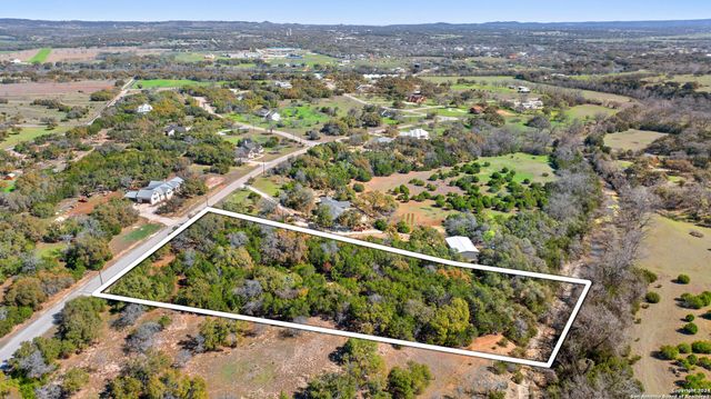 111 La Luna Drive, Blanco, TX 78606
