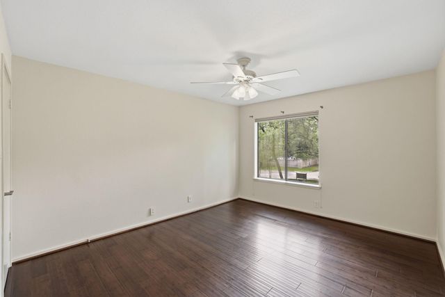 332 Litchfield Lane 38, Houston, TX 77024