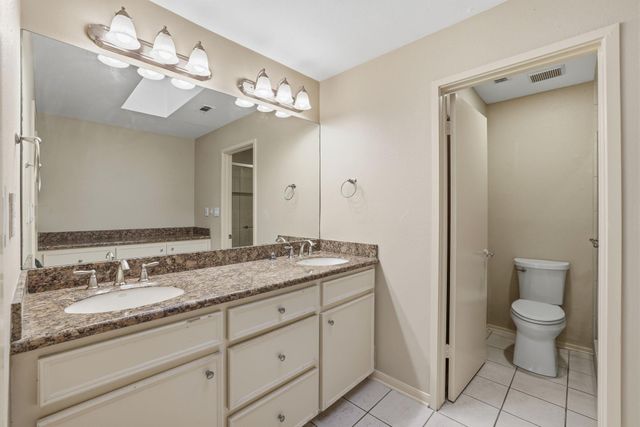 332 Litchfield Lane 38, Houston, TX 77024