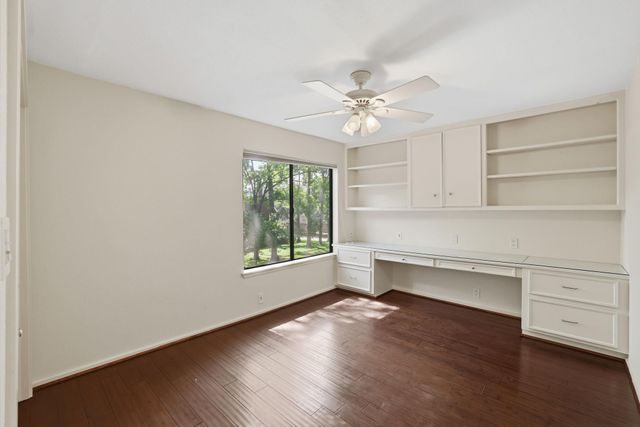 332 Litchfield Lane 38, Houston, TX 77024