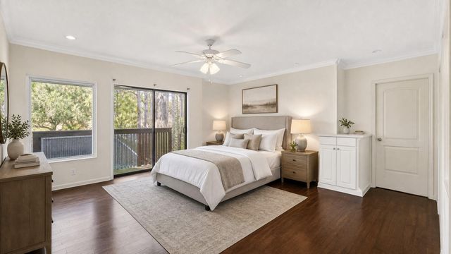 332 Litchfield Lane 38, Houston, TX 77024