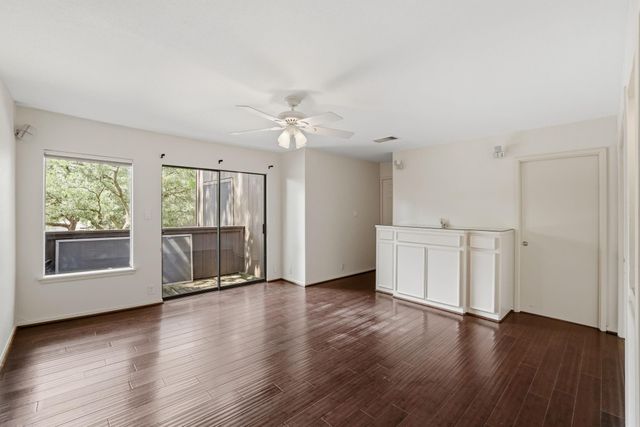 332 Litchfield Lane 38, Houston, TX 77024
