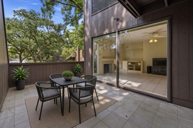 332 Litchfield Lane 38, Houston, TX 77024