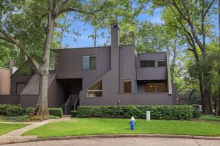 332 Litchfield Lane 38, Houston, TX 77024