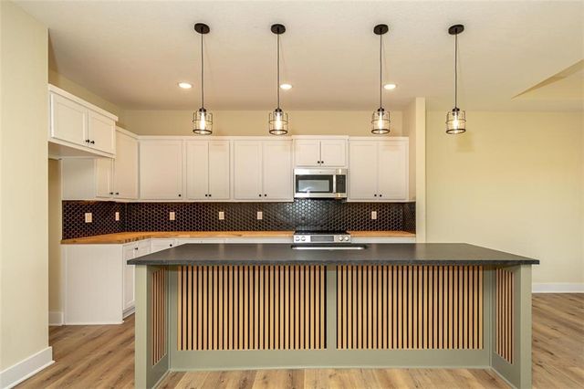 1018 Bluestem Circle, Baldwin City, KS 66006
