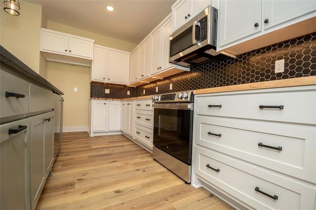 1018 Bluestem Circle, Baldwin City, KS 66006