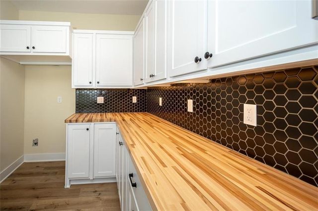 1018 Bluestem Circle, Baldwin City, KS 66006