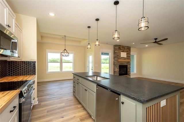 1018 Bluestem Circle, Baldwin City, KS 66006