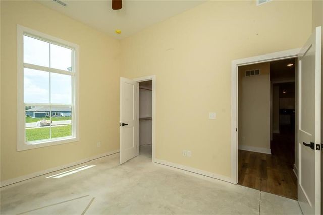 1018 Bluestem Circle, Baldwin City, KS 66006