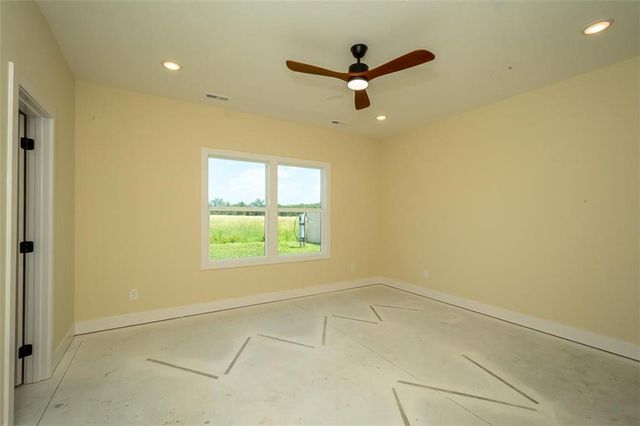 1018 Bluestem Circle, Baldwin City, KS 66006