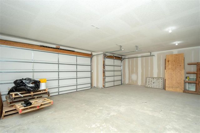1018 Bluestem Circle, Baldwin City, KS 66006