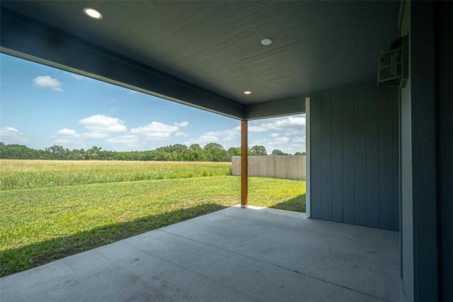 1018 Bluestem Circle, Baldwin City, KS 66006