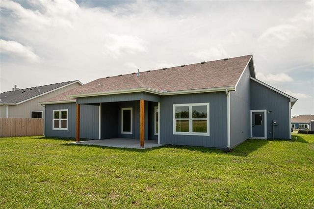 1018 Bluestem Circle, Baldwin City, KS 66006