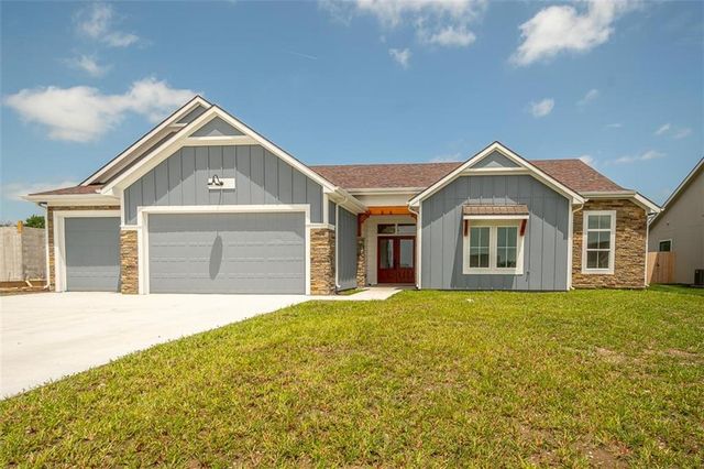 1018 Bluestem Circle, Baldwin City, KS 66006