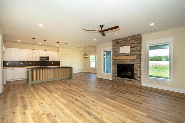 1018 Bluestem Circle, Baldwin City, KS 66006